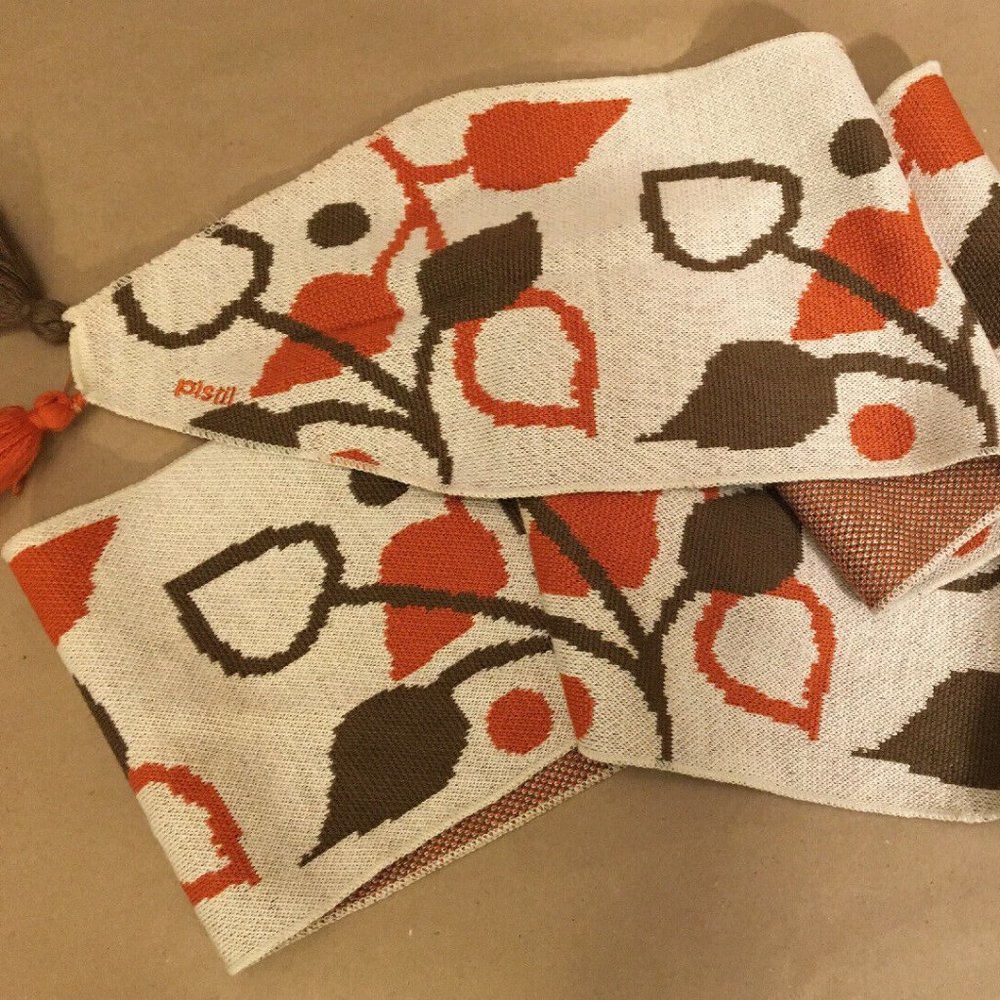 [SOLD, ebay] Pistel scarft with leaf pattern